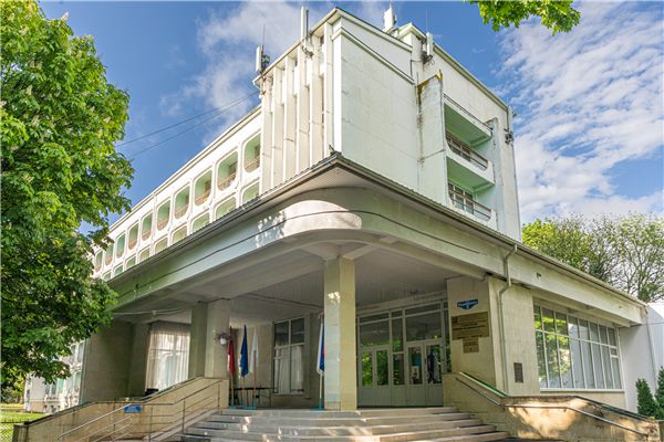 Корпус санатория им. Анджиевского в Ессентуках — фото 1